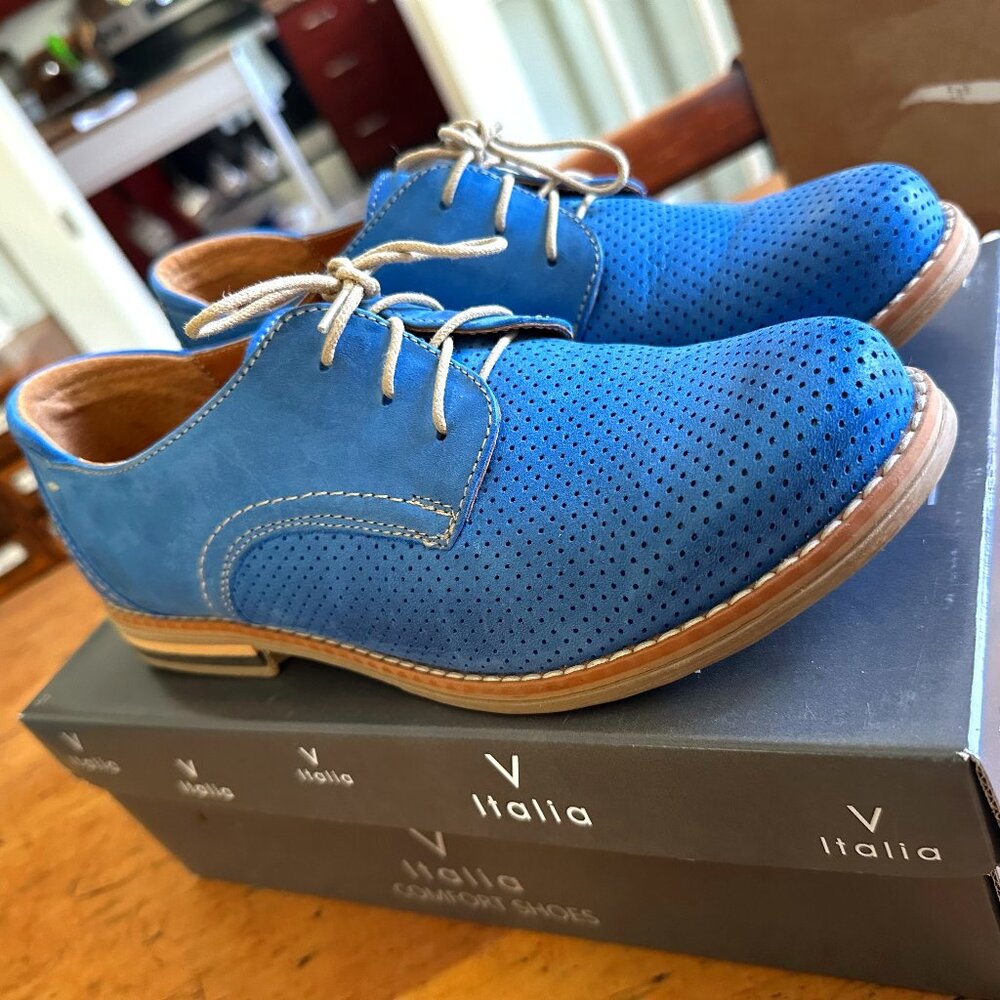 V Italia Model 1752/Gina EU Size 40, US Size 9